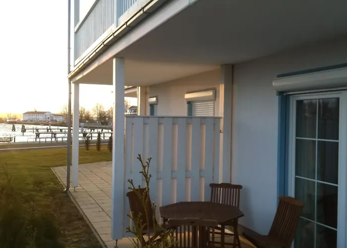 - Direkt Am Wasser アパート